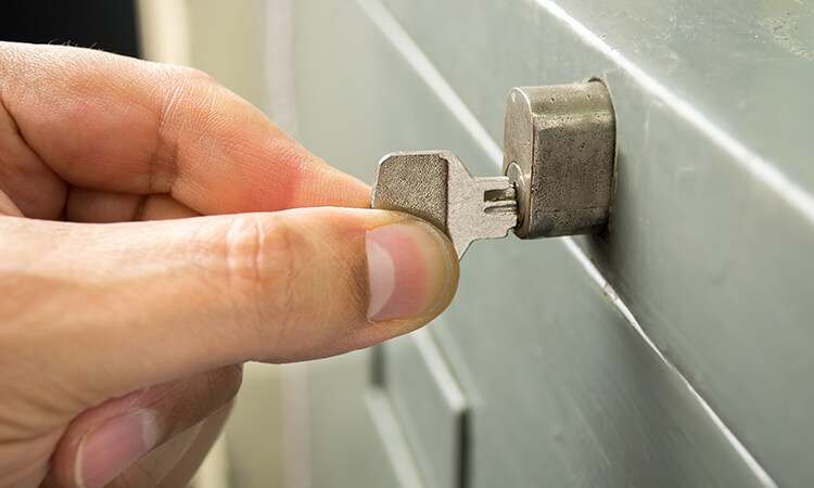 How to choose a file cabinet lock in 4 ways